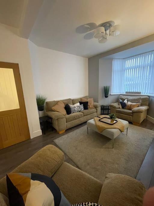 Modern, Spacious And Location Ferienhaus Aberdare
