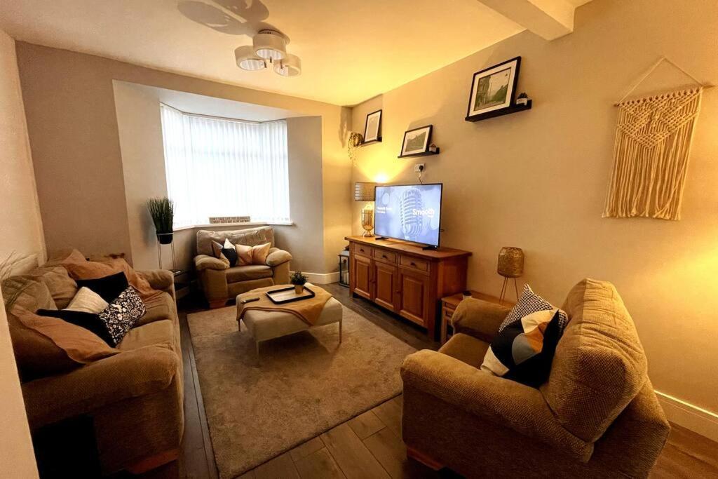 Modern, Spacious And Location Ferienhaus Aberdare