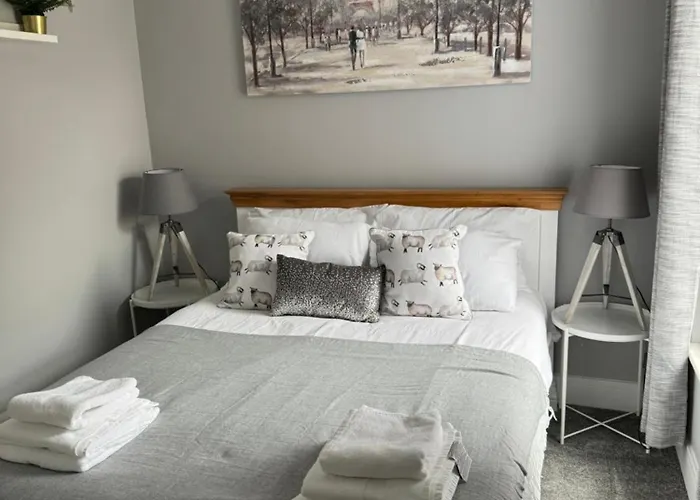 Modern, Spacious And Central Location