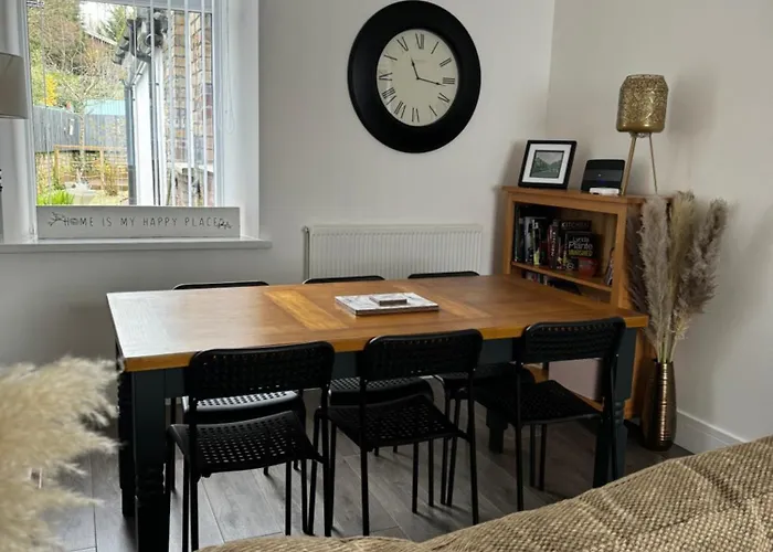 Modern, Spacious And Central Location