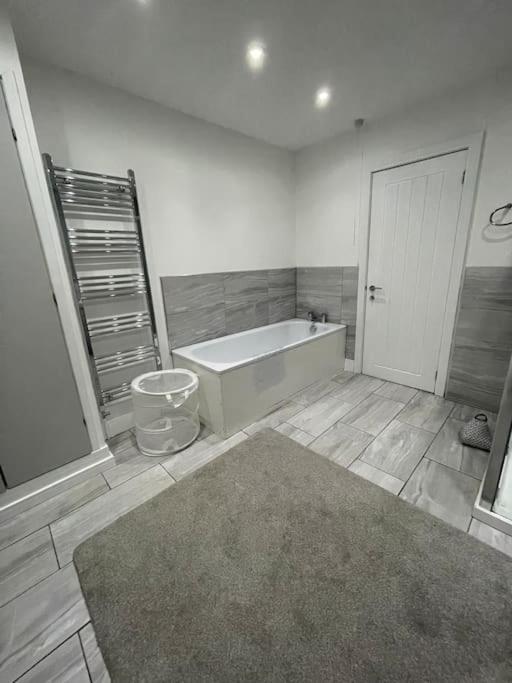 Modern, Spacious And Location Holiday home *